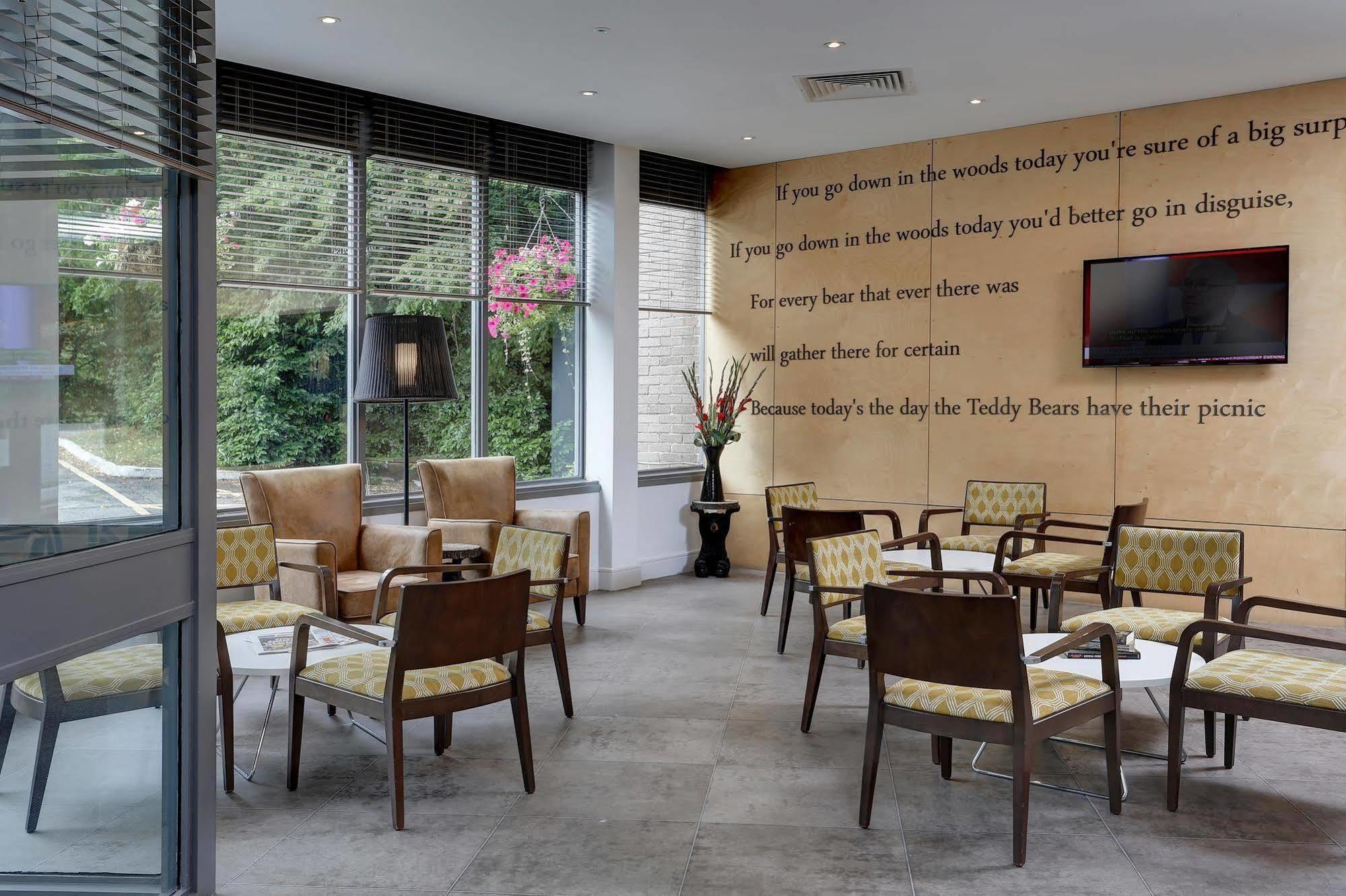 Epping Forest Hotel Woodford Eksteriør bilde