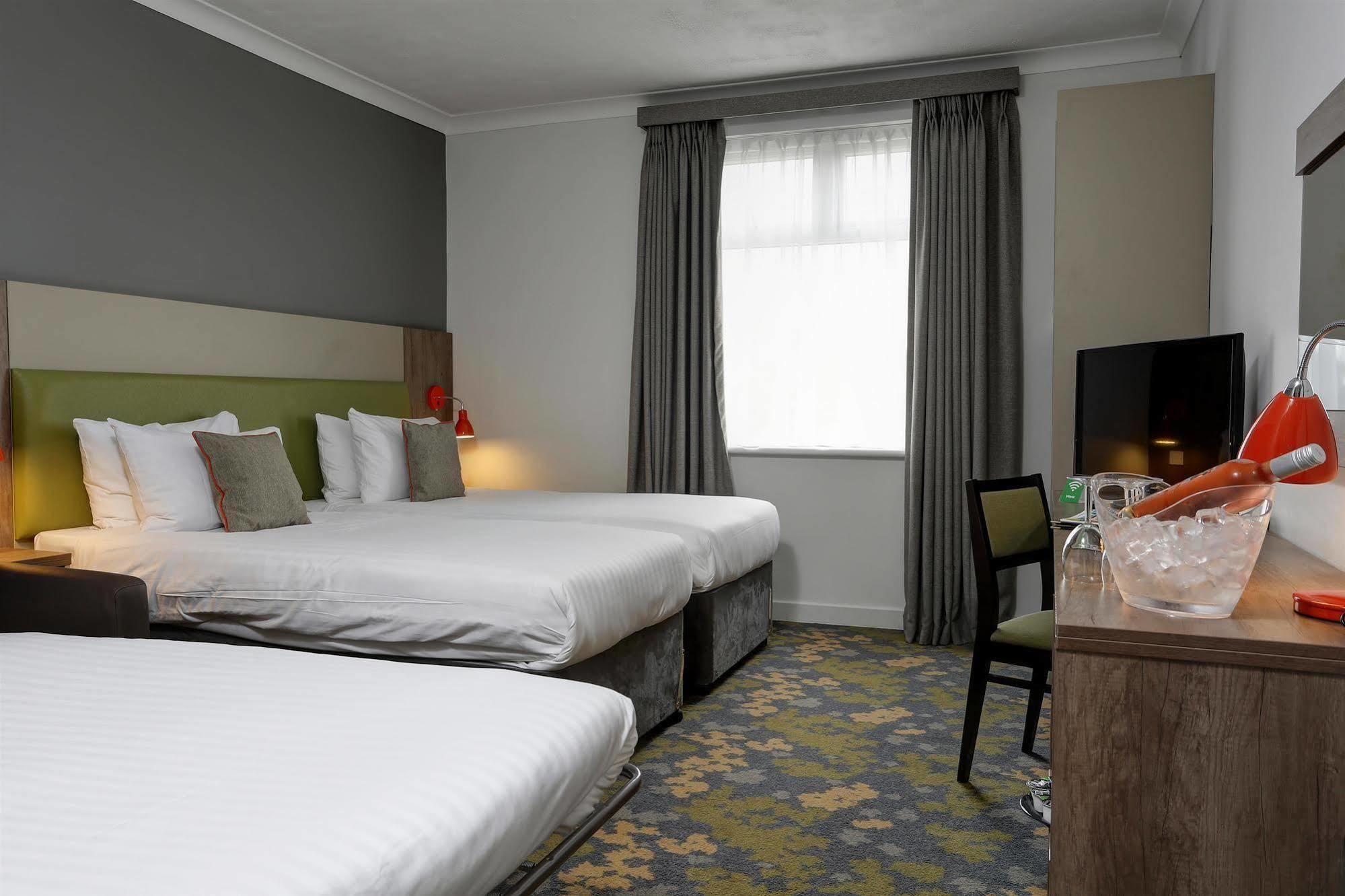 Epping Forest Hotel Woodford Eksteriør bilde