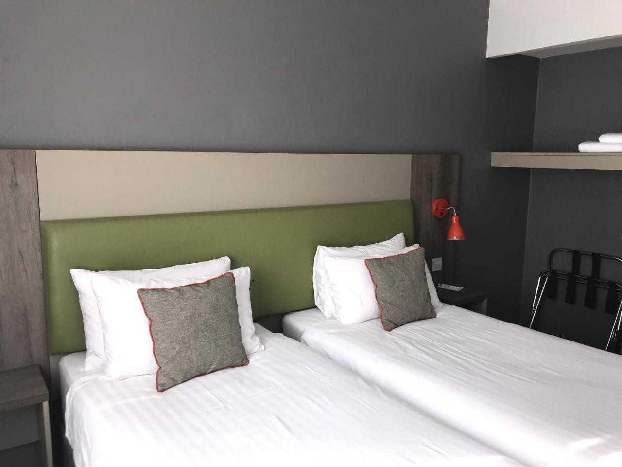Epping Forest Hotel Woodford Eksteriør bilde